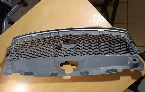 Ford Mondeo Mk III Front grill 157X8A100AH