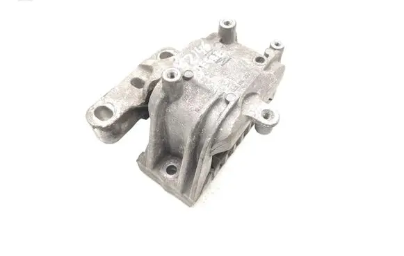 Volkswagen PASSAT B7 Engine mount bracket 1K0199262