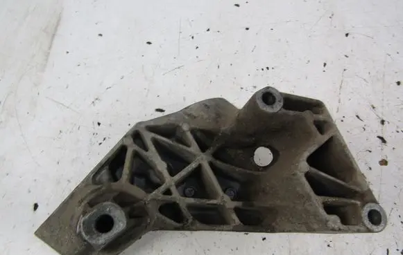 Volkswagen Bora Engine mounting bracket 