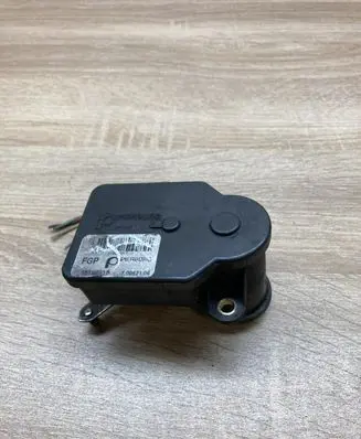 Opel Astra H Intake manifold valve actuator/motor 55199915 70062106