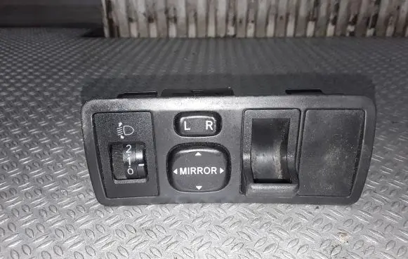 Toyota Corolla E120 E130 Wing mirror switch
