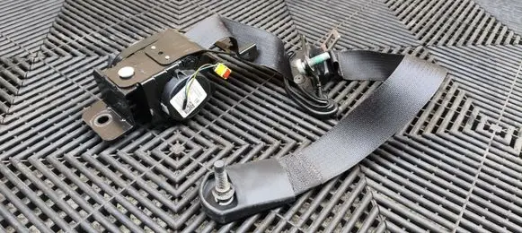 Dodge Challenger Front seatbelt 615134100D