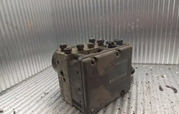 Volvo S70 V70 V70 XC ABS Pump 9467582 10094904073 10094004073