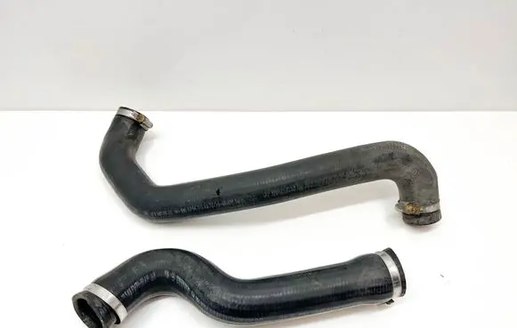 Engine coolant pipe/hose