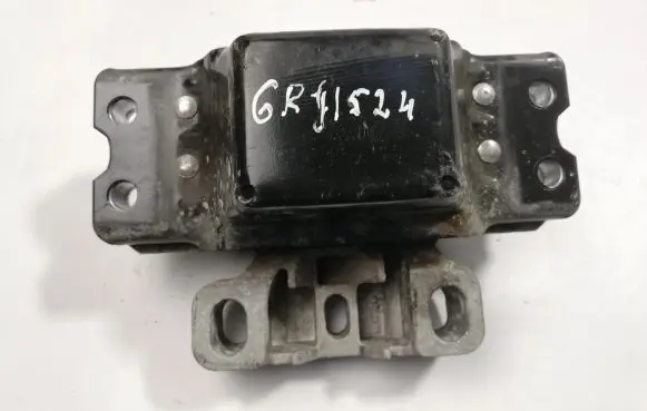 Volkswagen PASSAT B7 Engine mount bracket 3C0199555
