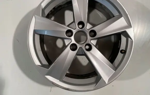 Audi Q2 - R17 alloy rim 81A601025B