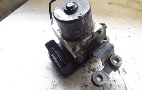 Skoda Octavia Mk1 (1U) ABS Pump 1C0907379K