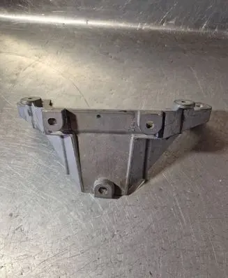 BMW X6 E71 Gearbox mounting bracket 7137238