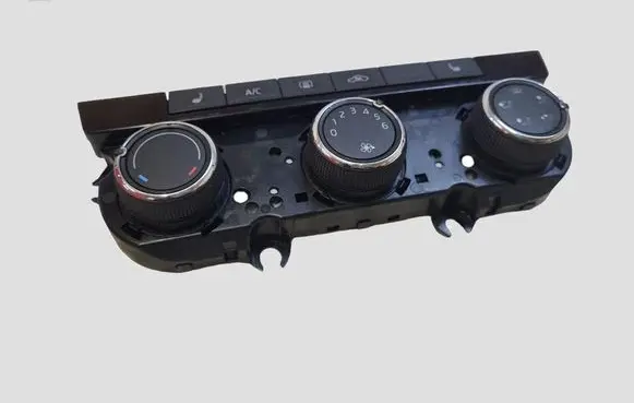 Skoda Superb B8 (3V) Climate control unit 3V0820047J
