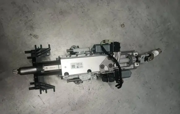 BMW X5M G05 F95 Steering wheel axle 6894882