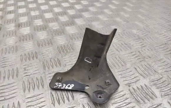 Fender mounting bracket