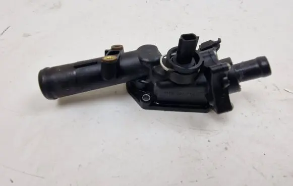 Nissan Qashqai Thermostat/thermostat housing 110602770R