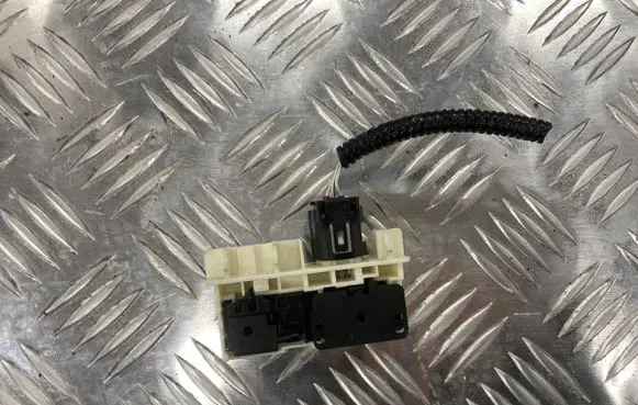Toyota RAV 4 (XA50) Tailgate opening switch PK13724