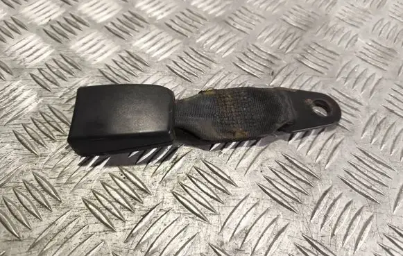 Front seatbelt buckle
