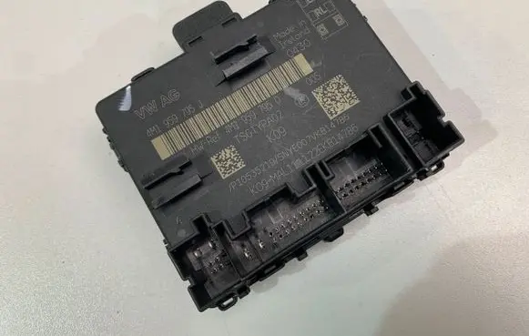 Audi A8 S8 D5 Door control unit/module 4M1959795J