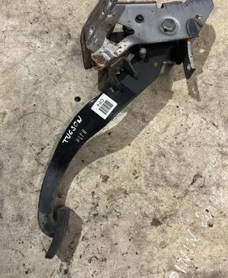 Hyundai Tucson JM Clutch pedal 