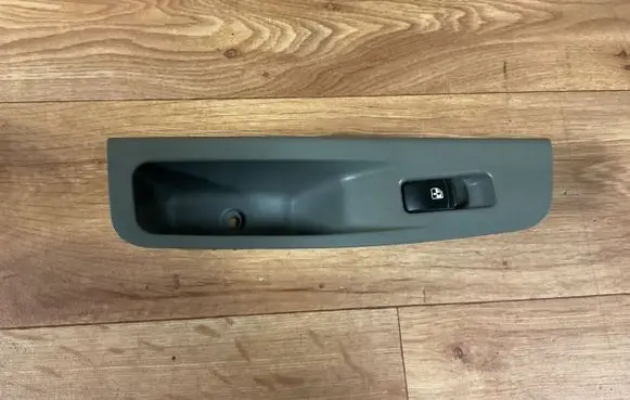 Chevrolet Nubira Electric window control switch 612W21030