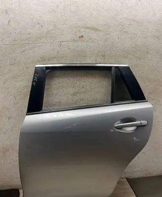 Mazda 6 Rear door