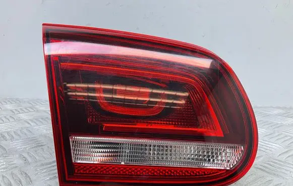 Volkswagen Eos Tailgate rear/tail lights 1Q0945093AA