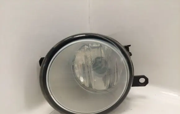 Toyota Avensis T250 Front fog light 812200D040 89210657