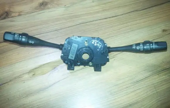 Nissan Primera Wiper turn signal indicator stalk/switch 54034605b
