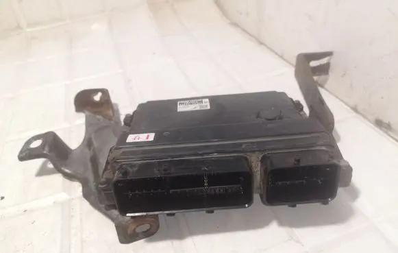 Lexus IS 220D-250-350 Engine control unit/module 8966153700 1758007704