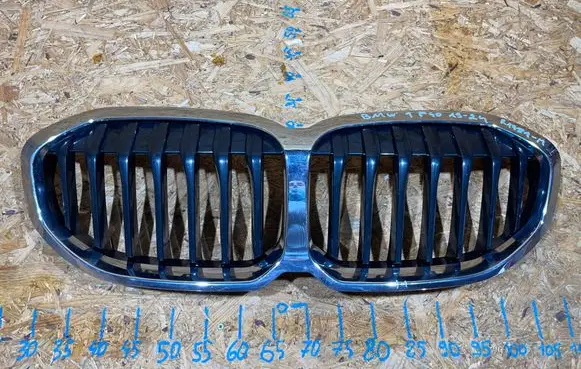 BMW 1 F40 Front grill 7450957 R1781-M