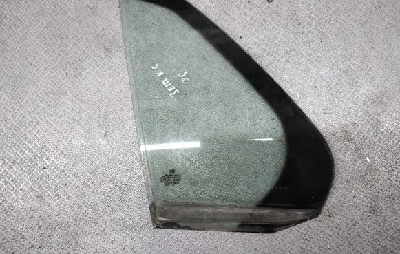 Volkswagen Jetta V Rear vent window glass 