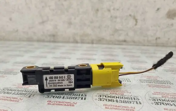 Volkswagen Touareg I Airbag deployment crash/impact sensor 4B0959643E