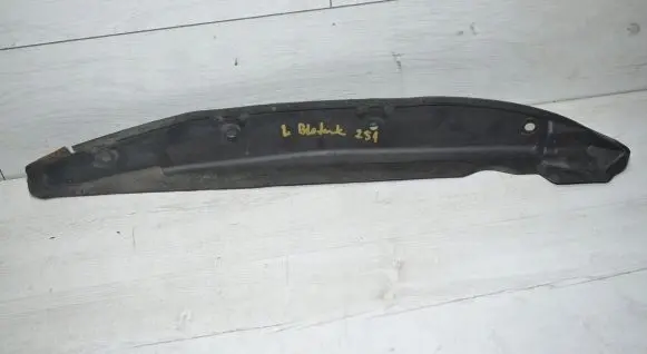 Mercedes-Benz R W251 Fender end trim 2518890125