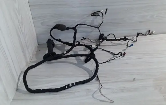 BMW M5 F90 Rear door wiring loom 2070601 8795372 11107810