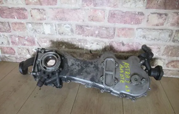 Opel Astra J Engine cover (trim)
