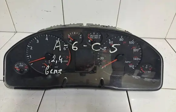 Audi A6 S6 C5 4B Speedometer (instrument cluster) 88311300
