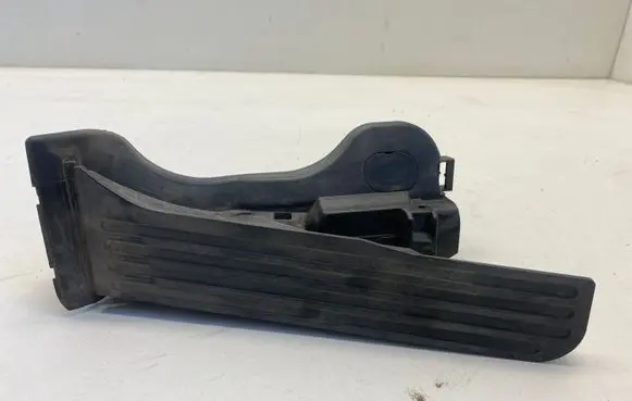 Volkswagen Jetta VI Accelerator throttle pedal 1K1721503BB