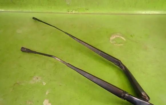 Mercedes-Benz Vito Viano W447 Front wiper blade arm A4478200000