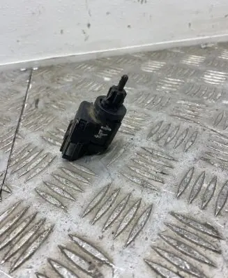 Seat Ibiza III (6L) Brake pedal sensor switch 3B0945511A 19322007