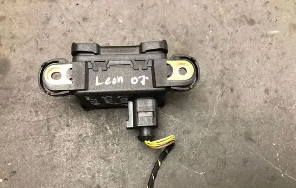 Volkswagen Touran I ESP acceleration yaw rate sensor 1K0907655C