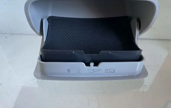 Seat Ateca Sunglasses storage box 5E0868837A 21062016 5F0868837A