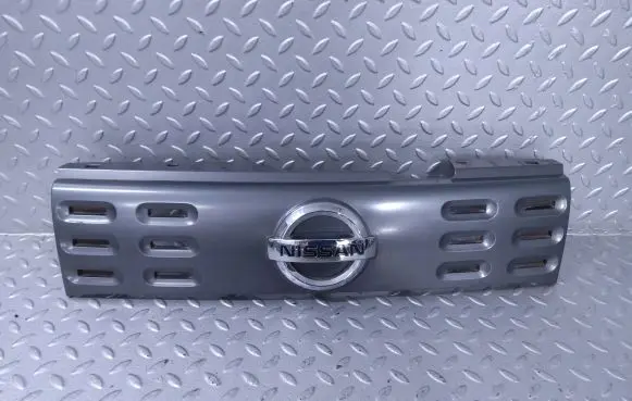 Nissan Cube Z12 Front bumper upper radiator grill 620701FA0A 620721FA0A