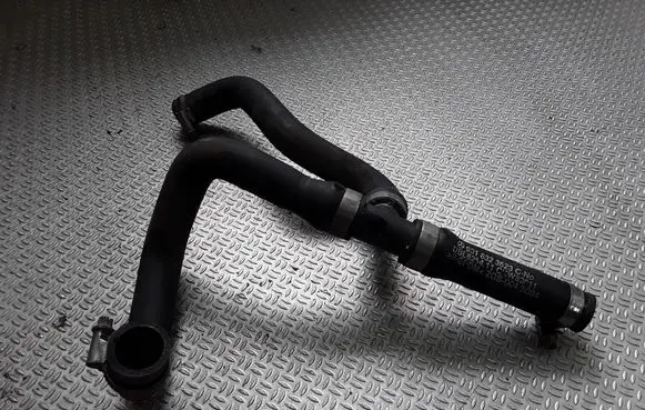Mercedes-Benz Sprinter W901 W902 W903 W904 Engine coolant pipe/hose 9018323623