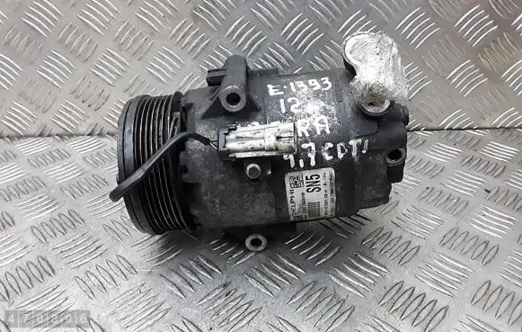 Opel Zafira B Air conditioning (A/C) compressor (pump) 15540748