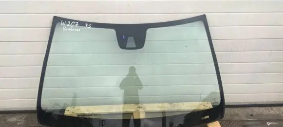 Mercedes-Benz E C207 W207 Front windscreen/windshield window 