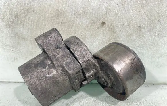 Mazda 6 Generator/alternator belt tensioner