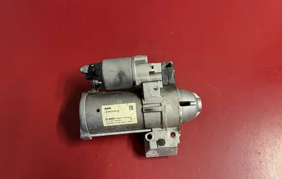 BMW X3 G01 Starter motor 8621839