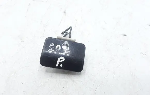 Mercedes-Benz C W203 Front tow hook cap/cover A2038850320