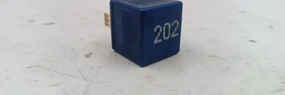 Audi A4 S4 B5 8D Other relay 8A0951253