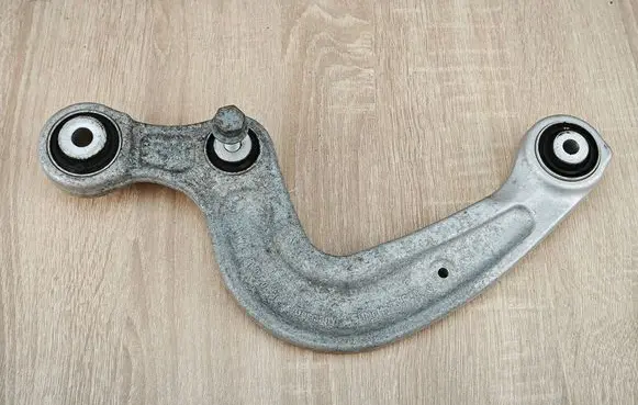 Rear control arm