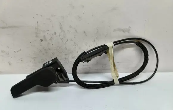 Volkswagen PASSAT B6 Engine bonnet (hood) release handle 1K1823633