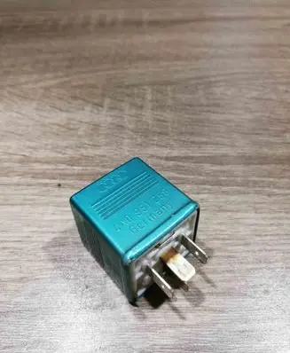 Audi 80 90 S2 B4 Other relay 4A0951258 364 BLUE