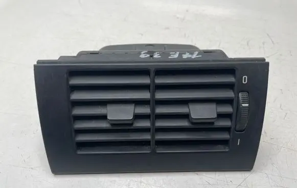 BMW 5 E39 Rear air vent grill 8391182